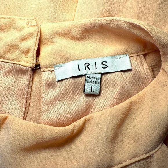 IRIS Pinky Peach Halter Top Sz Lg EUC - Picture 10 of 10